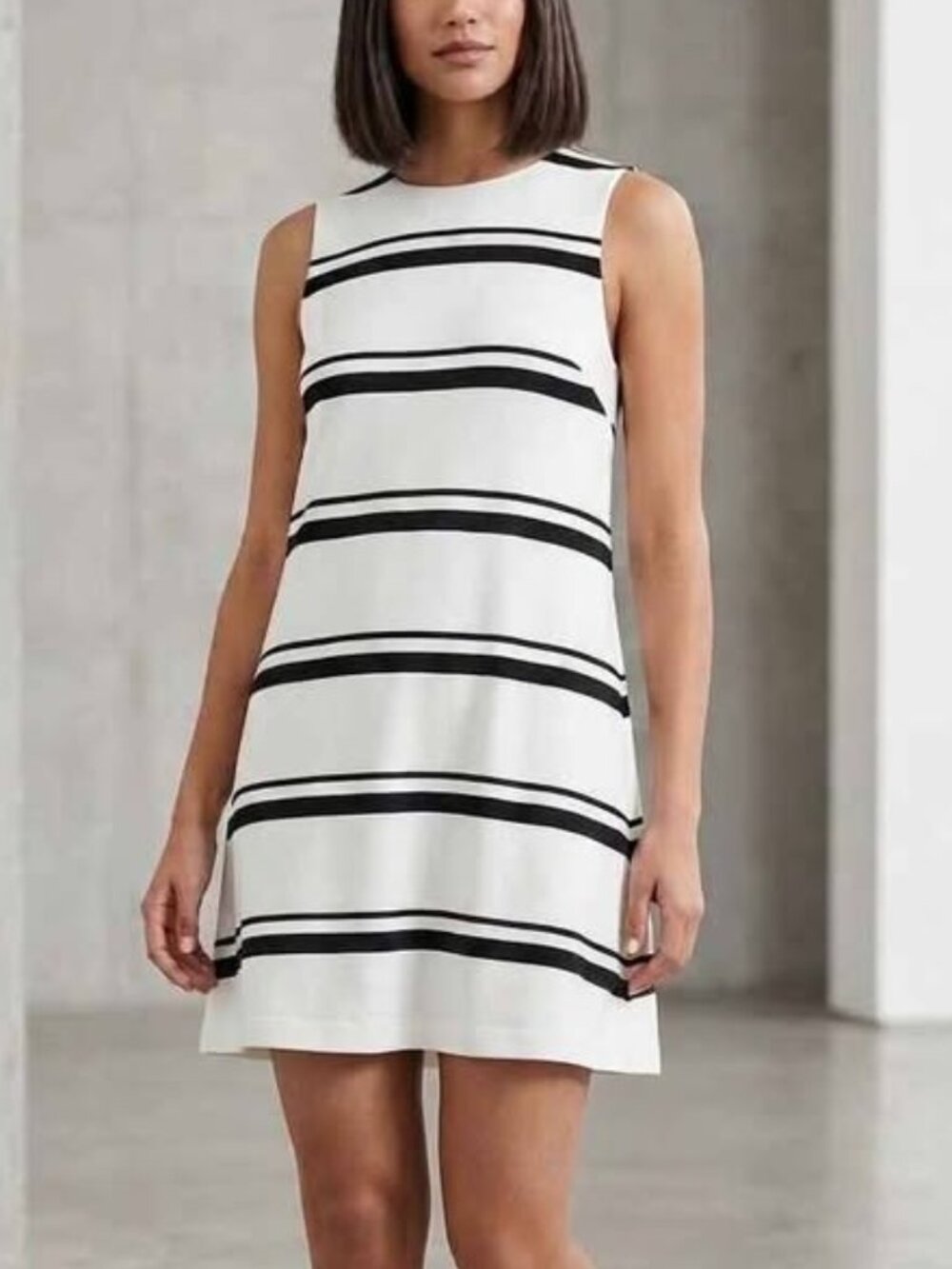 White w/ Bold Black Stripes Sleeveless Minimalist Sheath A-line Mini Dress Large